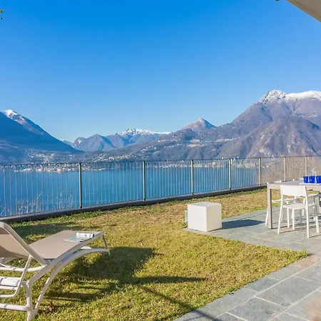 The Patio Over Varenna ペルレード