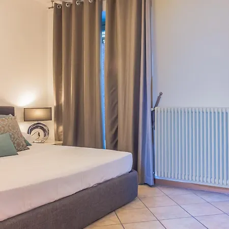 Апартаменты The Patio Over Varenna