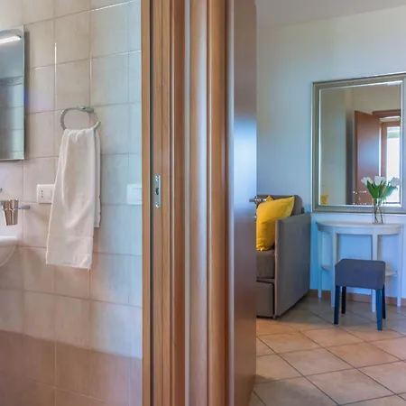 The Patio Over Varenna Lägenhet Perledo