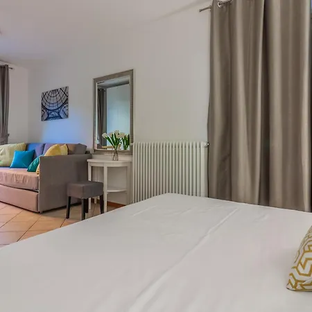 The Patio Over Varenna