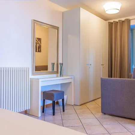 Апартаменты The Patio Over Varenna *