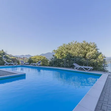 The Patio Over Varenna