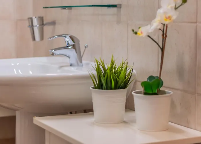 The Patio Over Varenna アパート