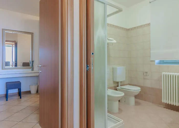 The Patio Over Varenna ペルレード