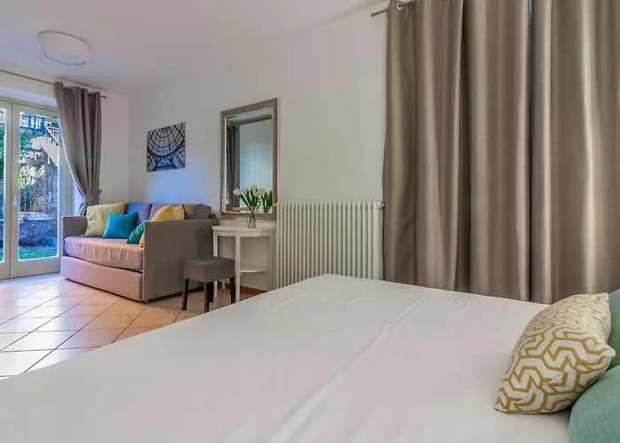 The Patio Over Varenna