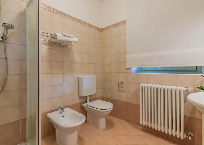 アパート The Patio Over Varenna