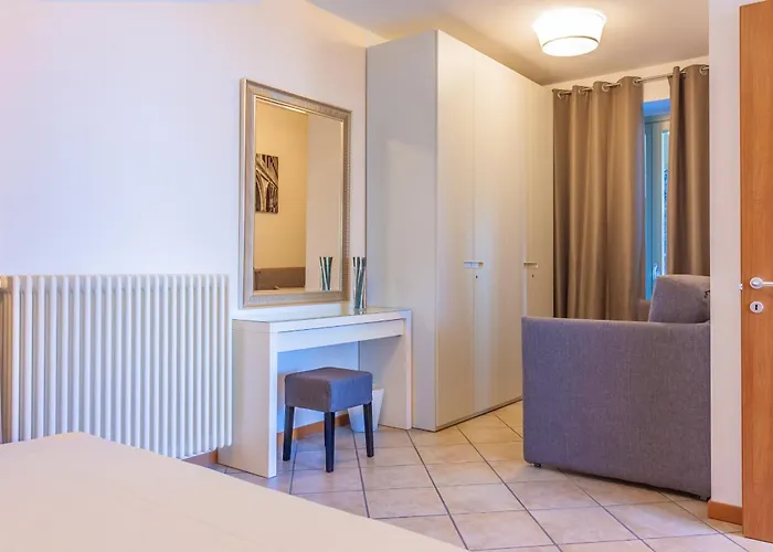 アパート The Patio Over Varenna *