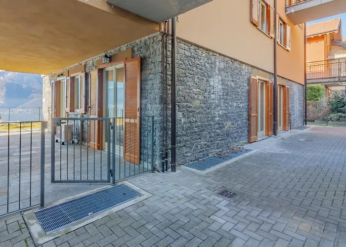 The Patio Over Varenna *