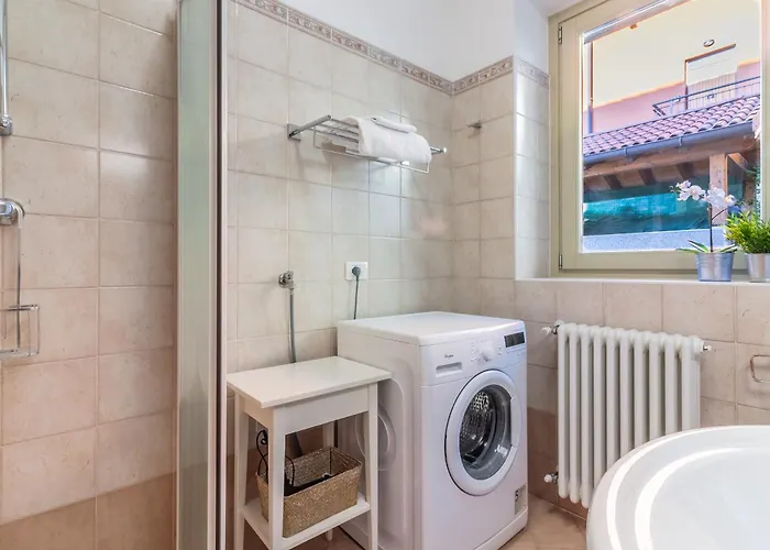 アパート The Patio Over Varenna ペルレード