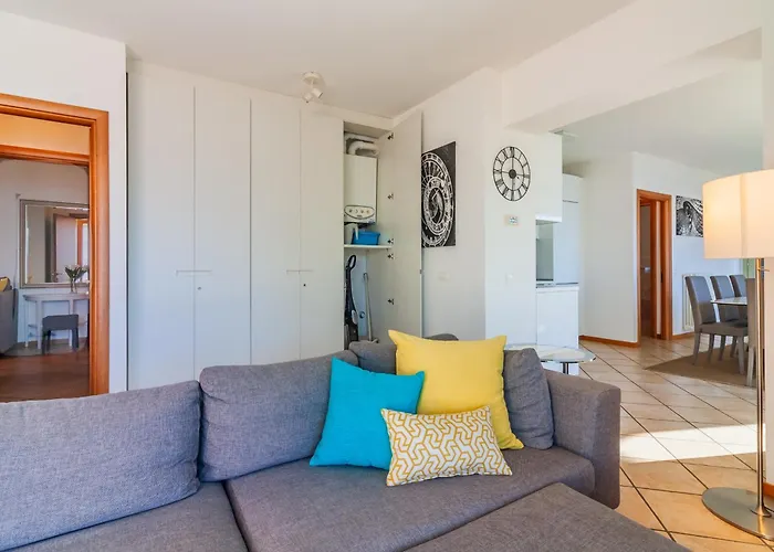 アパート The Patio Over Varenna *