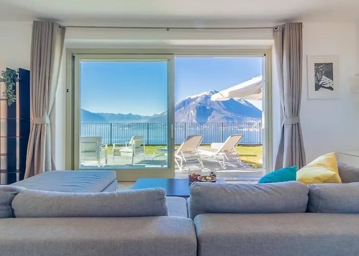 The Patio Over Varenna *