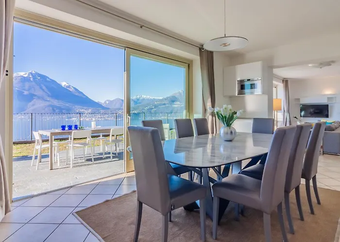 The Patio Over Varenna * ペルレード