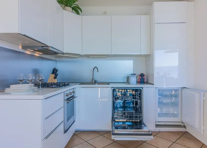 The Patio Over Varenna