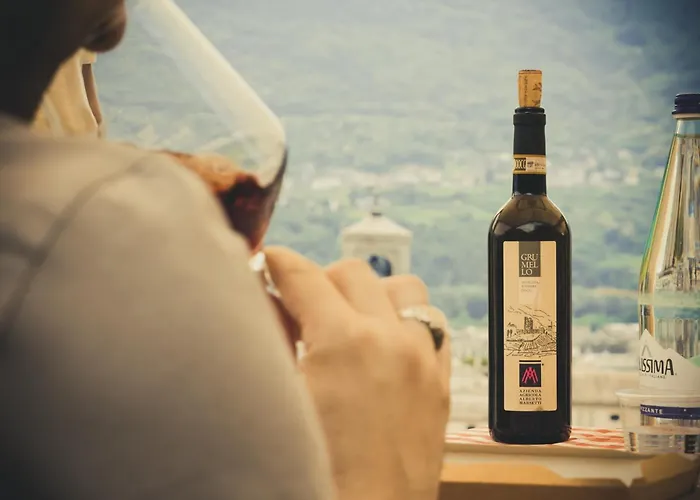 アパート The Patio Over Varenna ペルレード