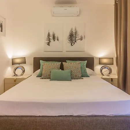 The Patio Over Varenna 公寓 *