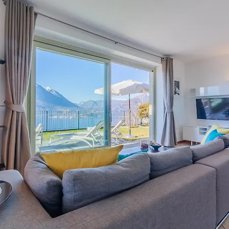 The Patio Over Varenna 公寓