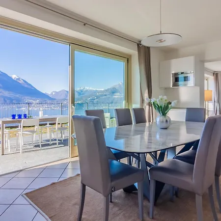 The Patio Over Varenna * 佩尔莱多