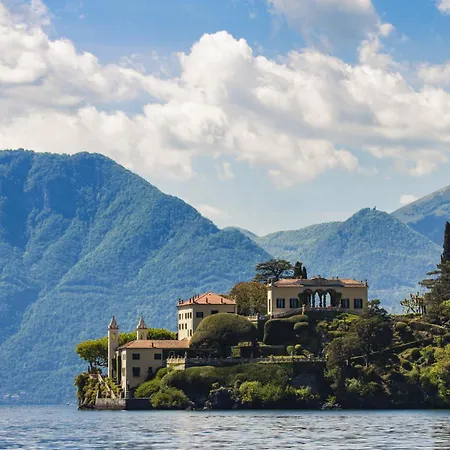 The Patio Over Varenna 公寓 佩尔莱多