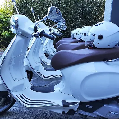 The Patio Over Varenna 佩尔莱多