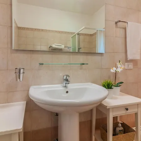 The Patio Over Varenna Apartamento